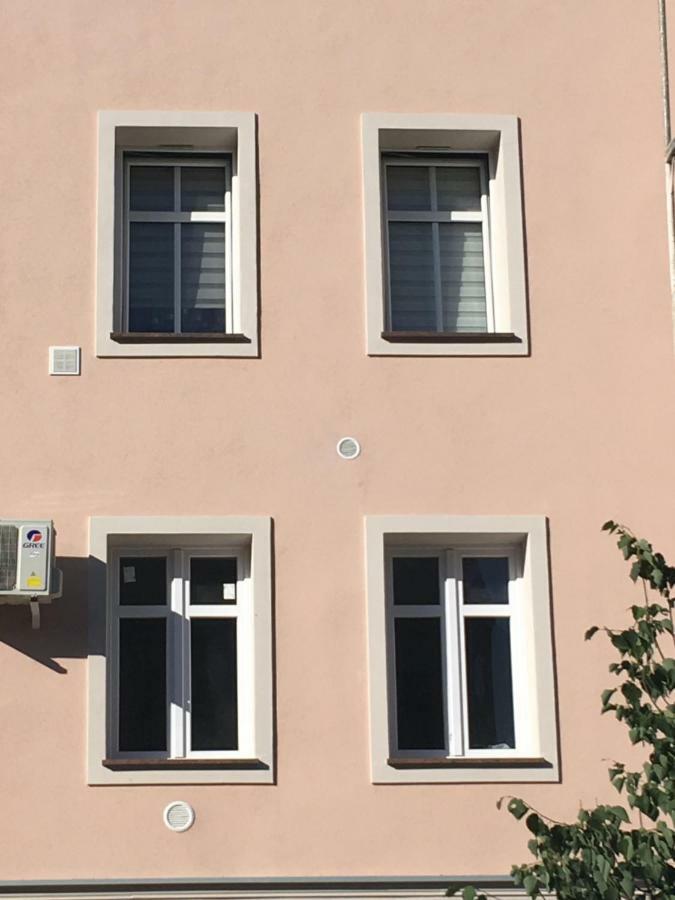 Villa La Val, Apartamenty Wałbrzych Εξωτερικό φωτογραφία